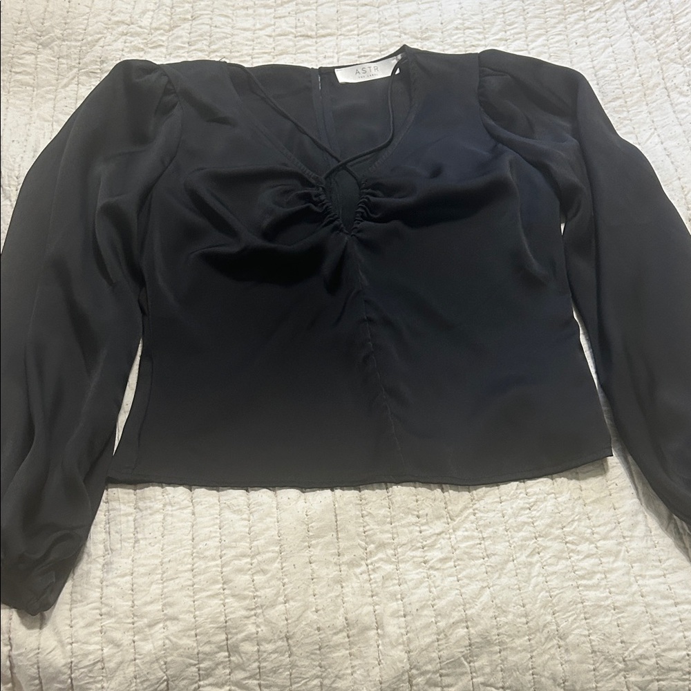 ASTR Black Long-Sleeve Ruched V-Neck Blouse